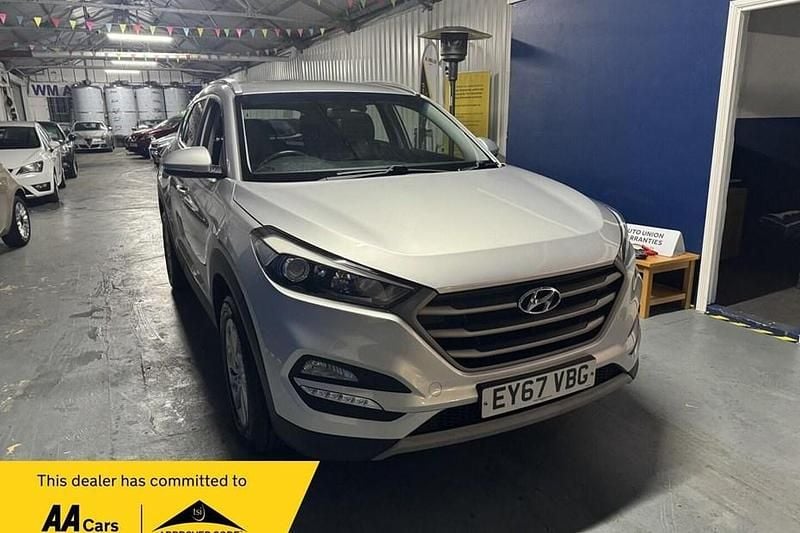Used Hyundai Tucson SE 132 HP (97 kW) 2017 Silver SUV