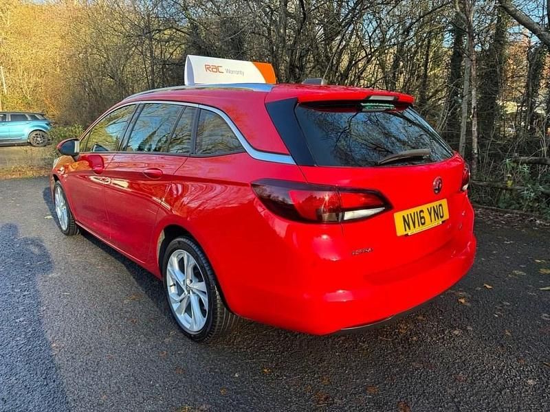 Used Vauxhall Astra SRi 136 HP (100 kW) 2016 Red Estate