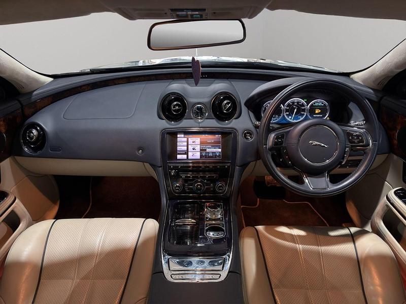 Used Jaguar XJ Portfolio 275 HP (202 kW) 2013 Blue Sedan