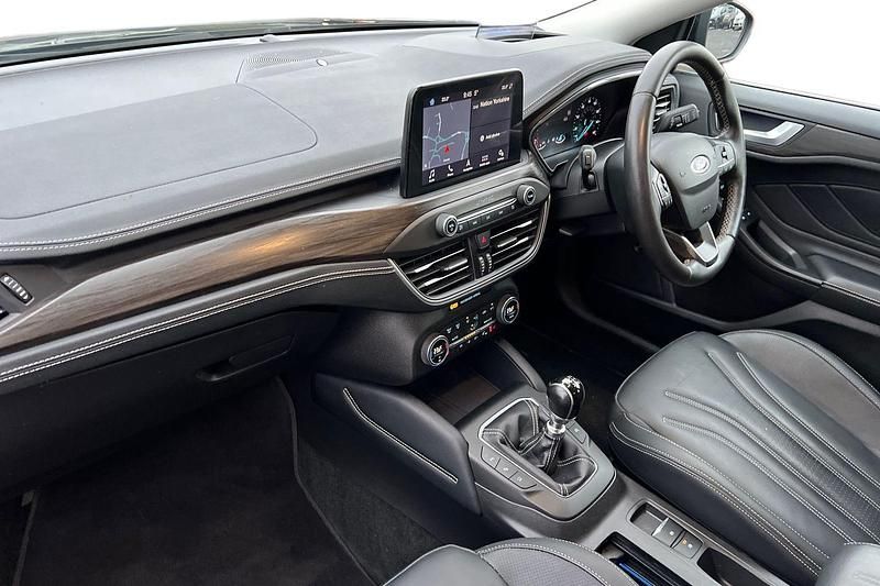 Used Ford Focus Vignale 182 HP (133 kW) 2019 Black Hatchback