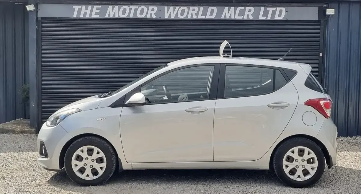 Used Hyundai i10 SE 67 HP (49 kW) 2014 Silver Hatchback