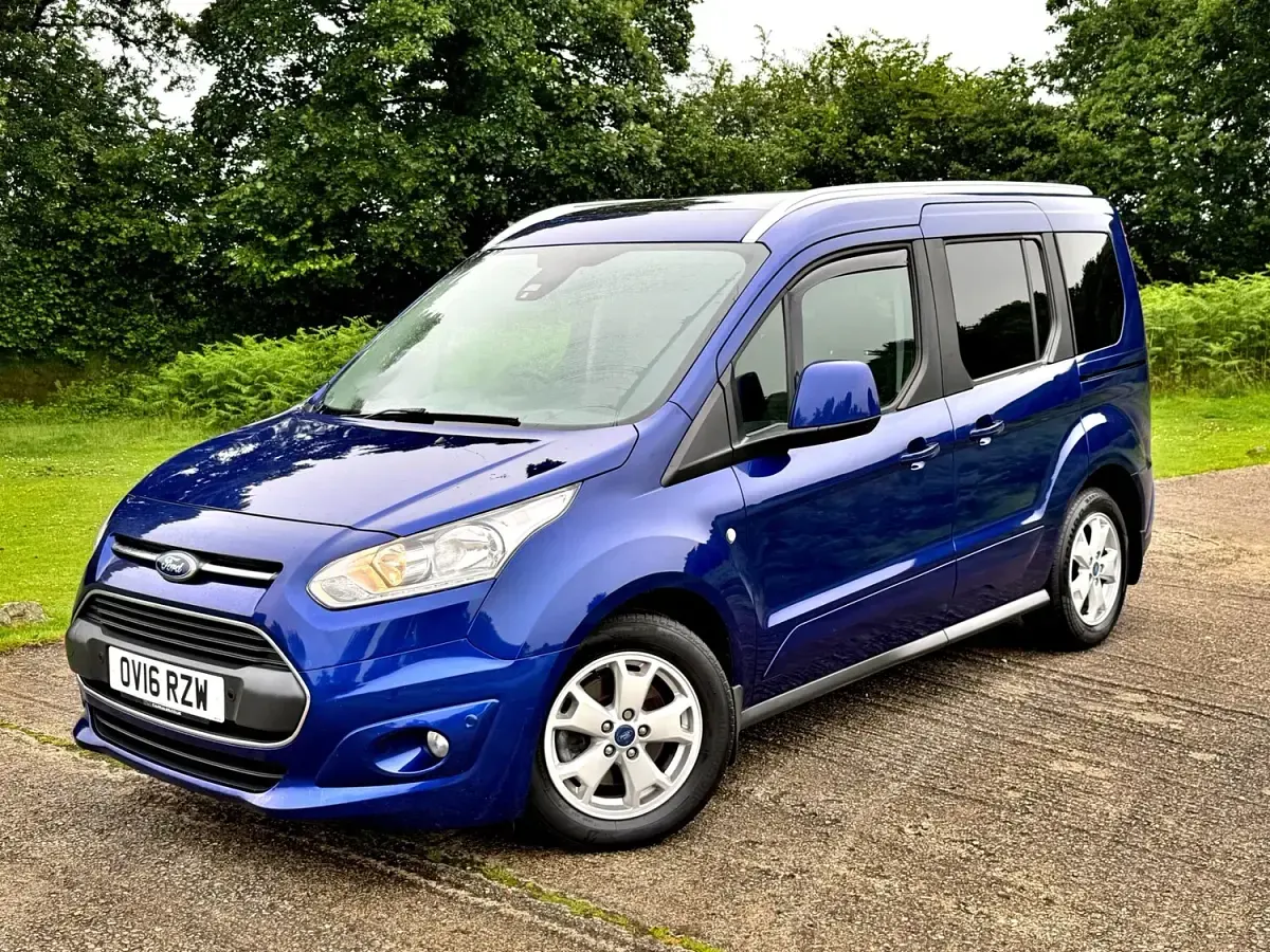 Used Ford Tourneo Connect Titanium 120 HP (88 kW) 2016 Blue MPV
