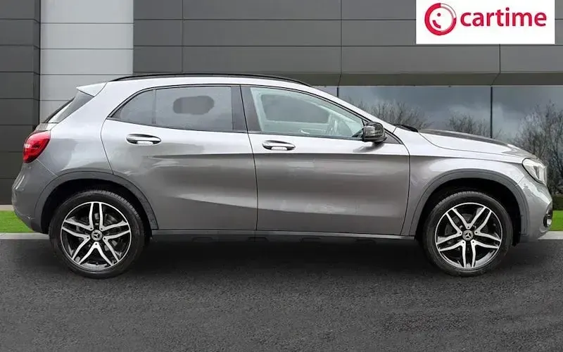 Used Mercedes GLA180 Urban 122 HP (89 kW) 2019 Grey SUV