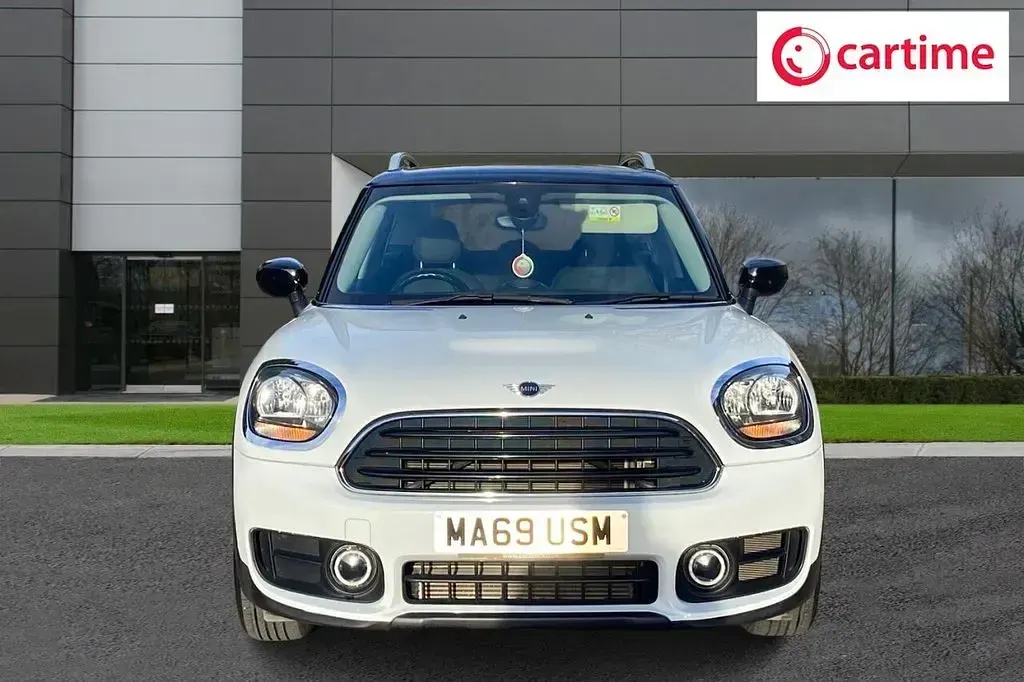Used Mini Cooper Classic 136 HP (100 kW) 2019 White Hatchback