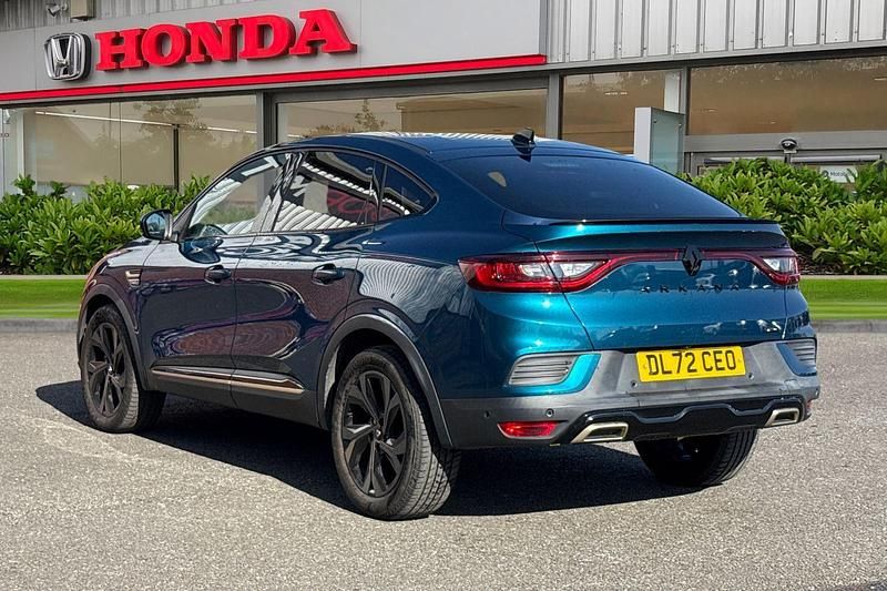 Begagnad Renault Arkana Engineered 2023 Blå SUV