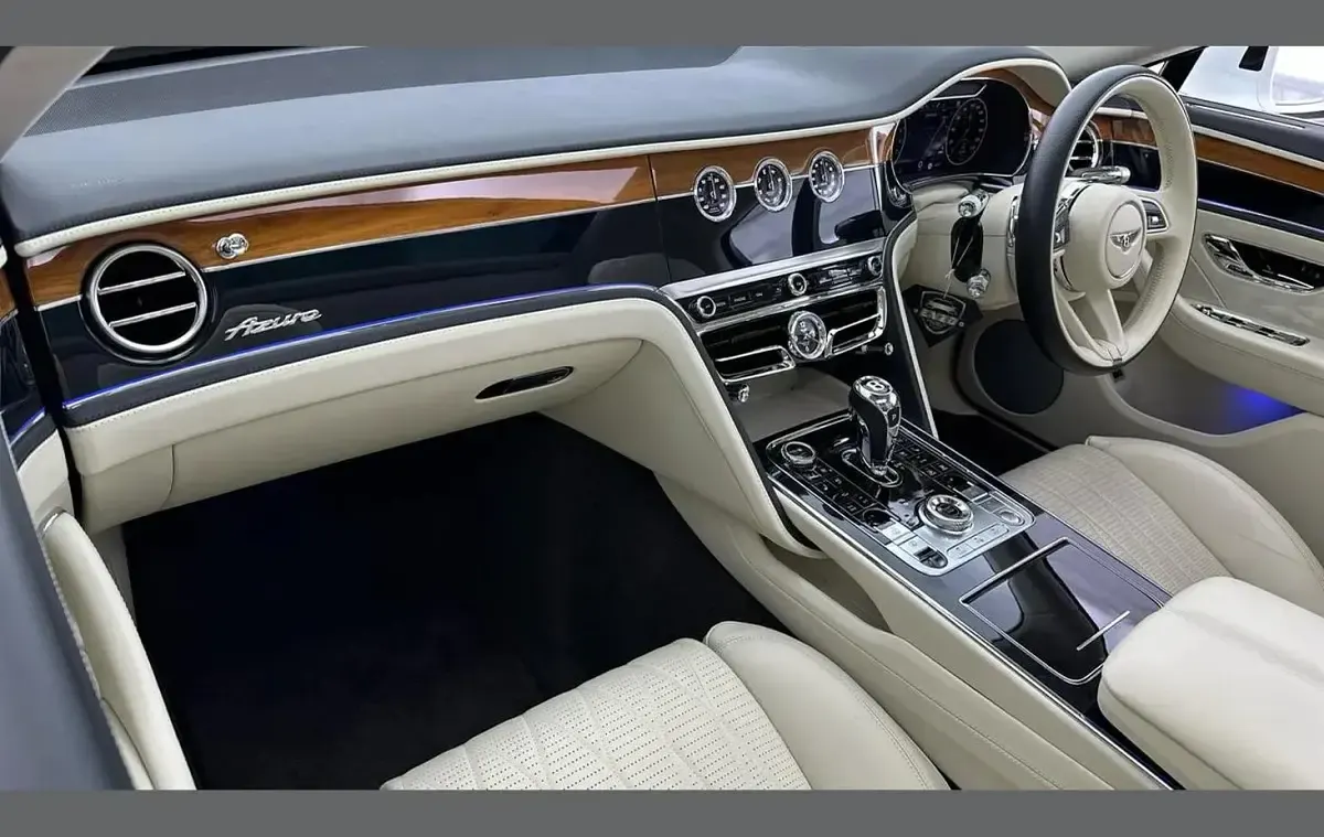 Used Bentley Flying Spur 536 HP (394 kW) 2023 White Sedan