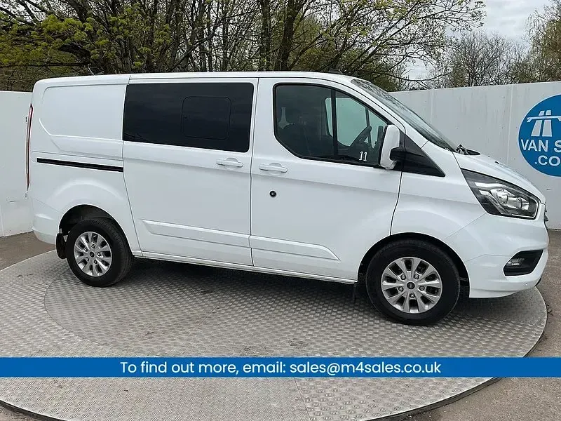 Used Ford Transit Custom Limited 130 HP (95 kW) 2022 White Van