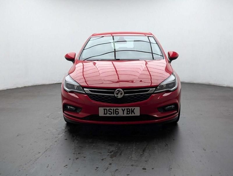 Used Vauxhall Astra Elite 150 HP (110 kW) 2016 Red Hatchback