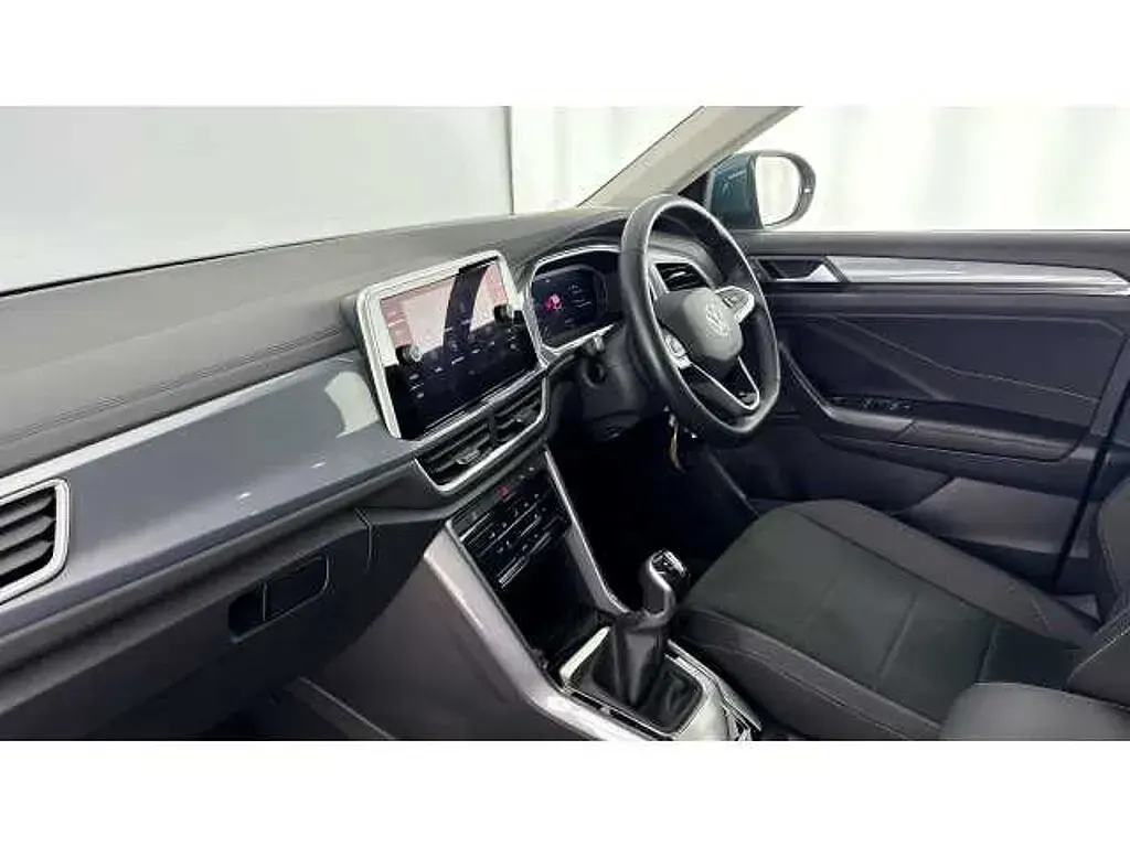Used VW T-Roc Style 110 HP (80 kW) 2024 Blue SUV