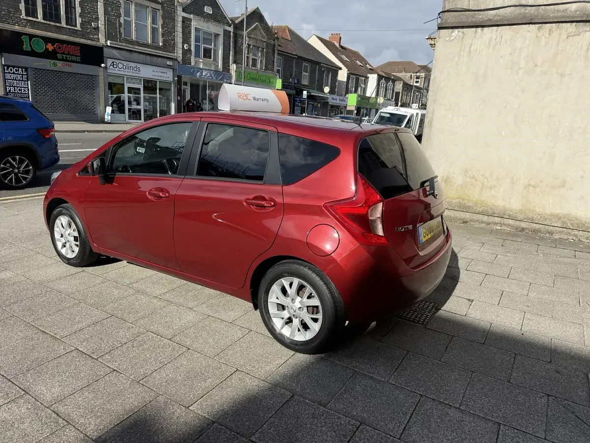 Used Nissan Note Acenta Premium 80 HP (58 kW) 2013 Burgundy Hatchback
