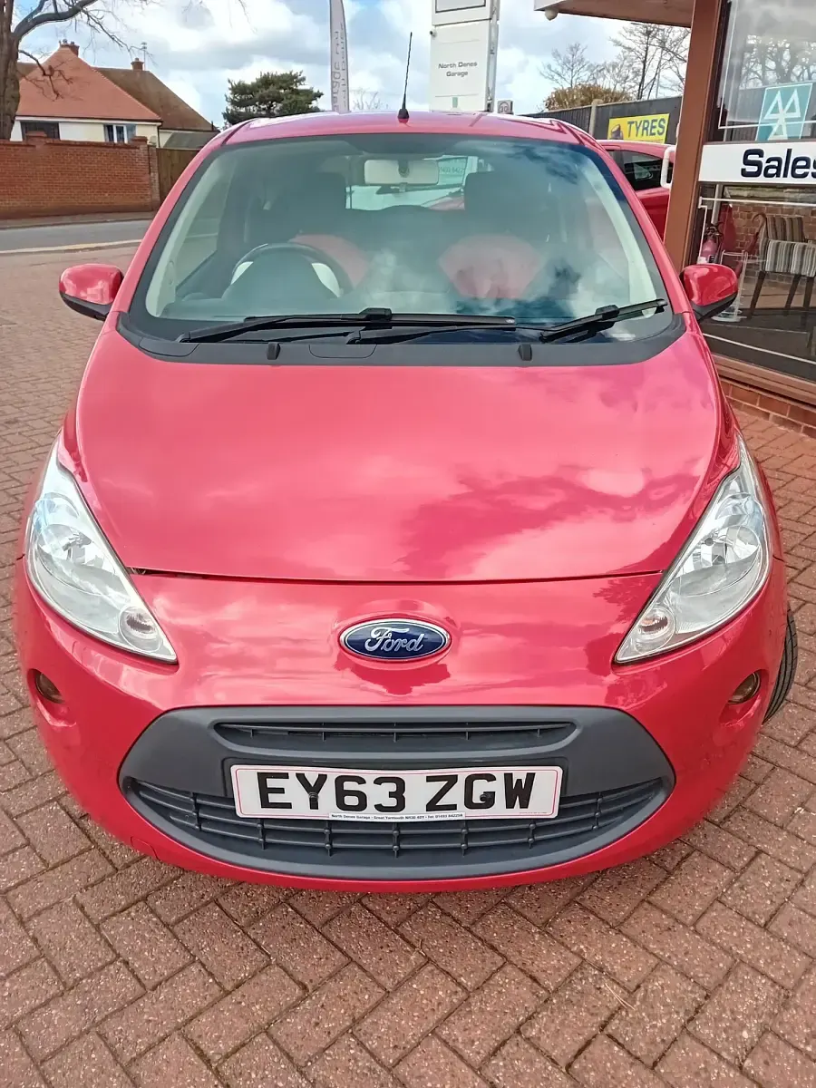 Used Ford Ka Zetec 69 HP (50 kW) 2013 Red Hatchback