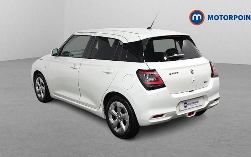 Used Suzuki Swift 82 HP (60 kW) 2025 White Hatchback
