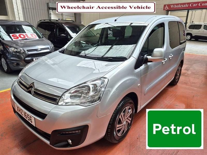 Used Citroën Berlingo Feel 110 HP (80 kW) 2019 Silver MPV