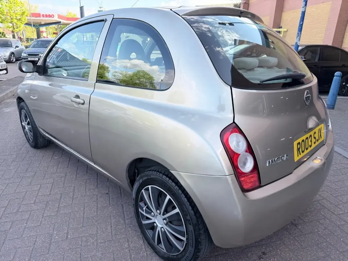 Second-hand Nissan Micra SE 80 CP (58 kW) 2003 Auriu Hatchback