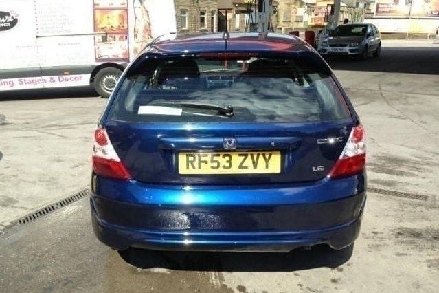 Begagnad Honda Civic 2003 Halvkombi