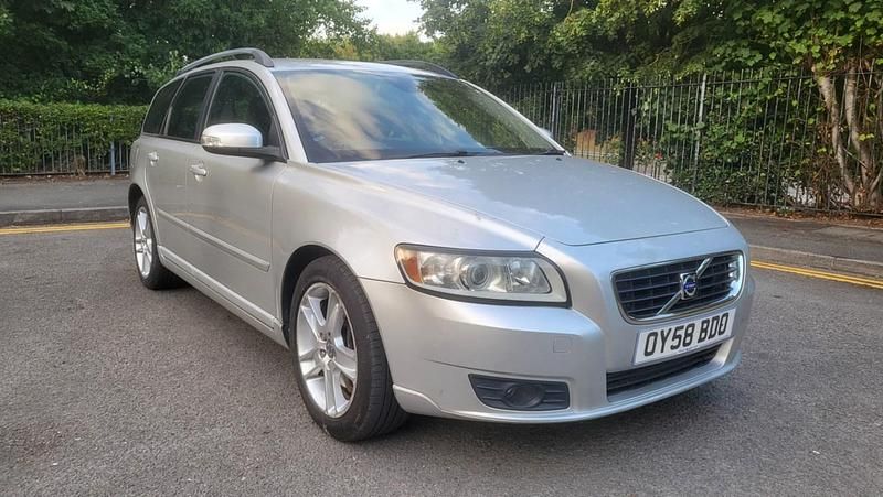 Silver Used 2008 Volvo V50 SE Estate | £2,450 (Fair price) - Image 1/4