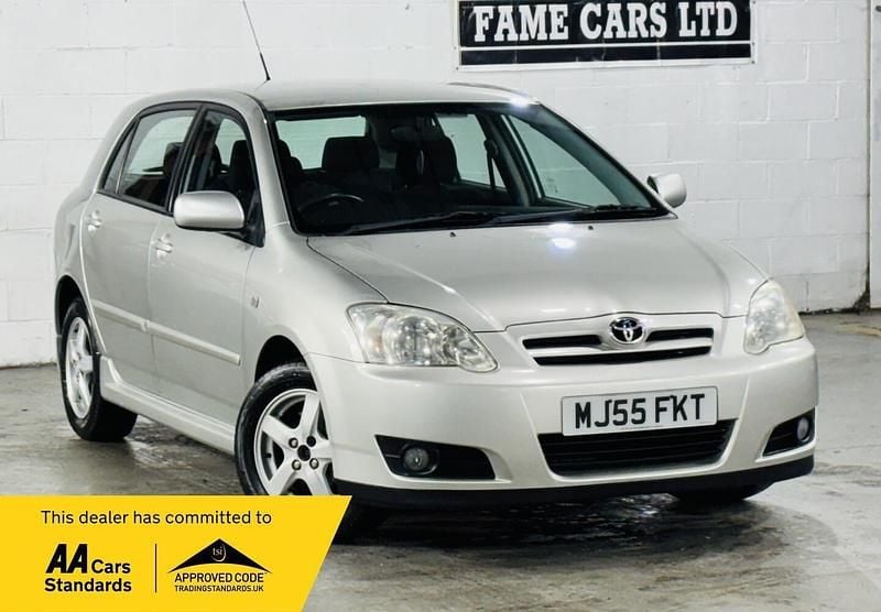 Silver Used 2005 Toyota Corolla Hatchback | £3,500 (Fair price) - Image 1/3