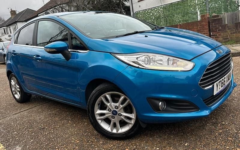 Used Ford Fiesta Zetec 2016 Blue Hatchback