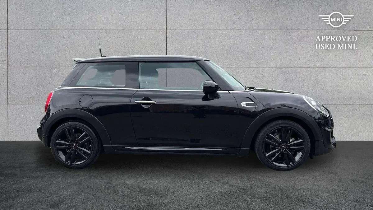 Used Mini Cooper Hatch 134 HP (98 kW) 2019 Black Hatchback