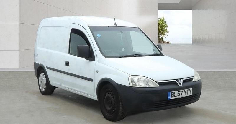 Used Vauxhall Combo 2008 White MPV