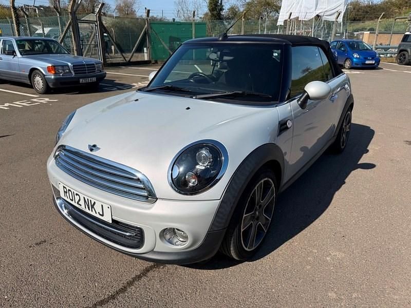 Käytetty Mini Cooper 2012 Hopea Viistoperä