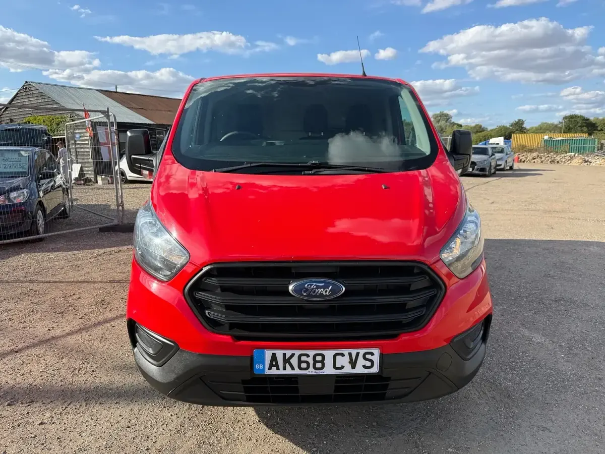 Used Ford Transit Custom 105 HP (77 kW) 2018 Red Van