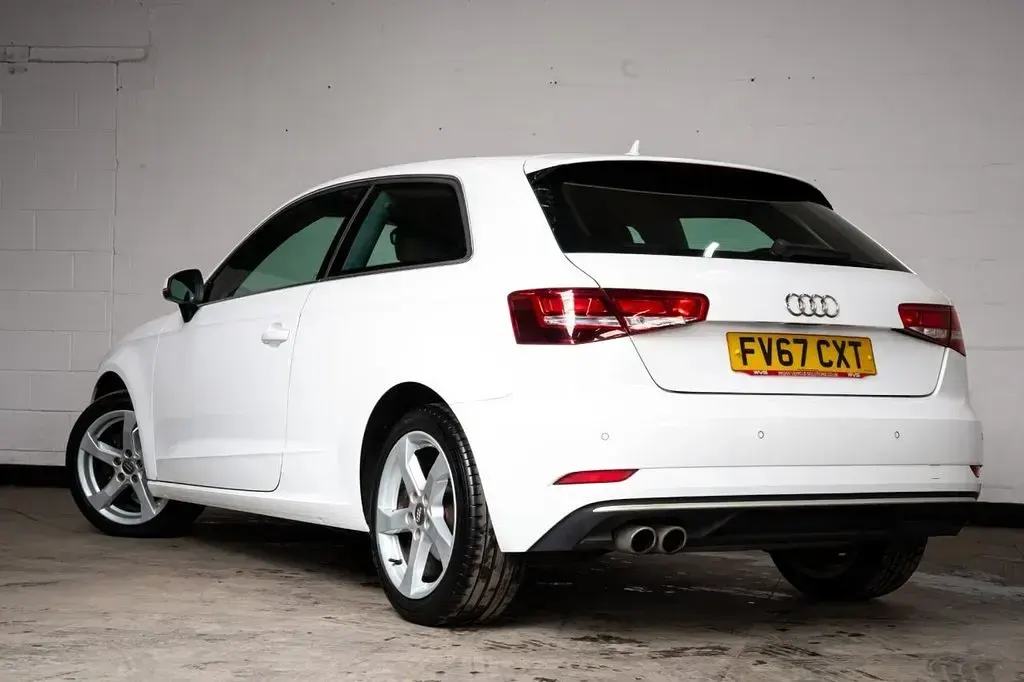 Used Audi A3 Sport 150 HP (110 kW) 2017 White Hatchback