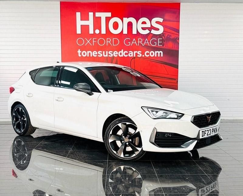 Used Cupra Leon VZ1 310 HP (228 kW) 2023 White Hatchback