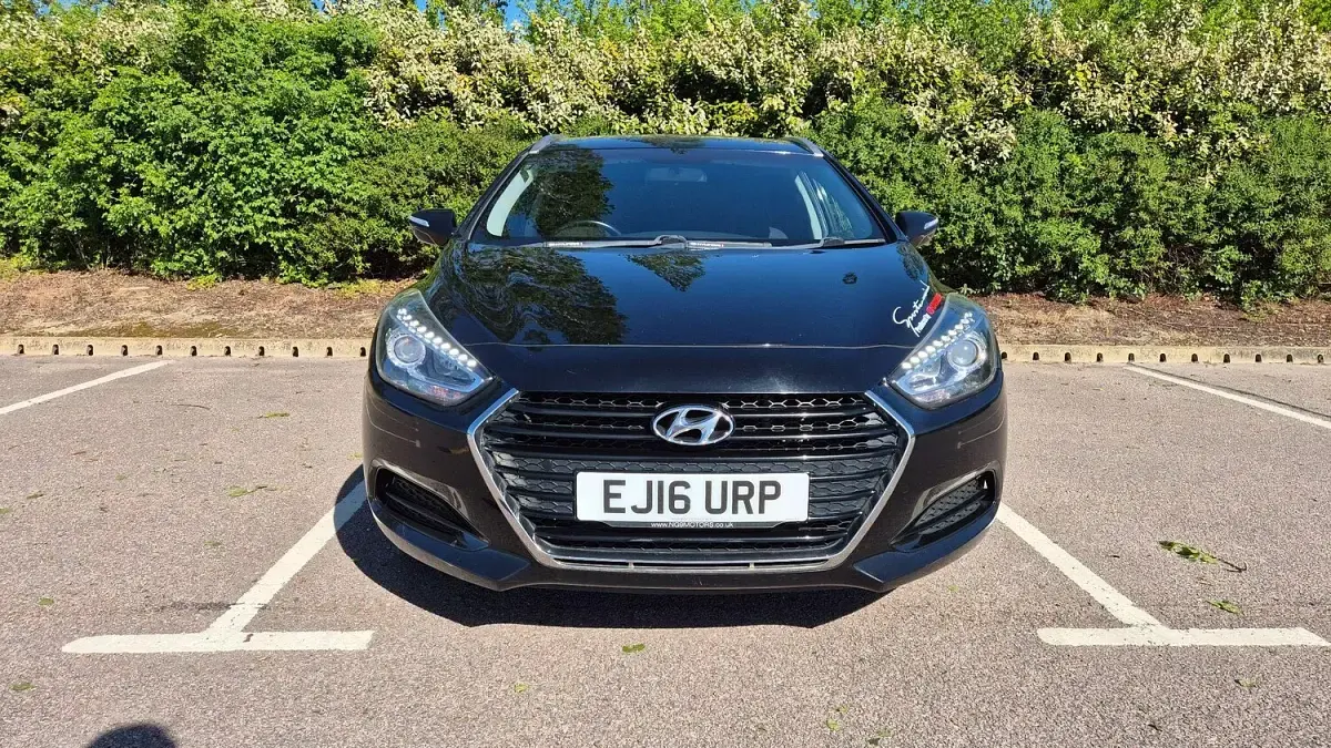 Used Hyundai i40 141 HP (103 kW) 2016 Black Estate