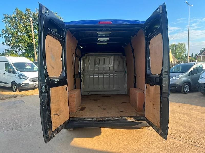 Used Vauxhall Movano 140 HP (102 kW) 2022 Grey MPV