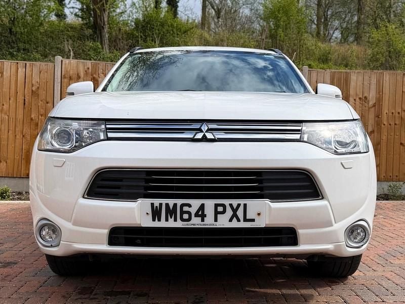 Used Mitsubishi Outlander P-HEV 2015 White SUV