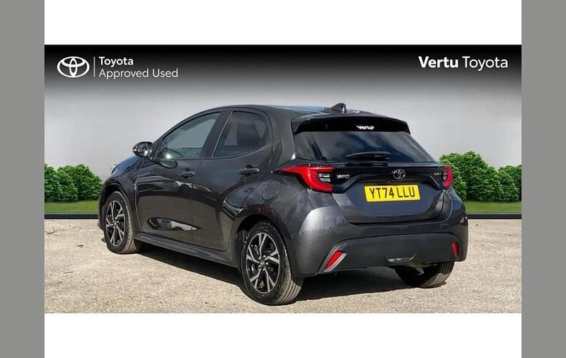 Used Toyota Yaris Hybrid Design 116 HP (85 kW) 2024 Grey Hatchback