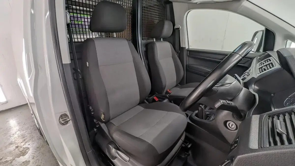 Used VW Caddy Trendline 125 HP (91 kW) 2018 White MPV