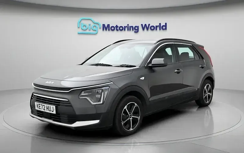 Begagnad Kia Niro 141 HK (103 kW) 2023 Grå SUV