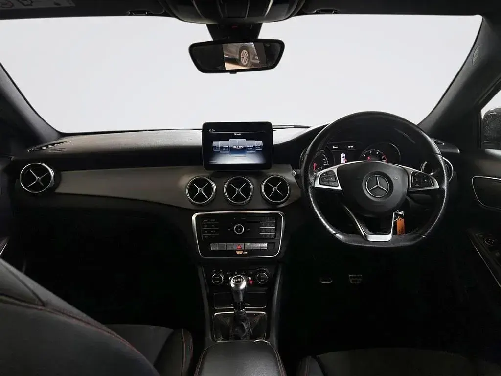 Used Mercedes GLA180 AMG line 122 HP (89 kW) 2019 Black SUV