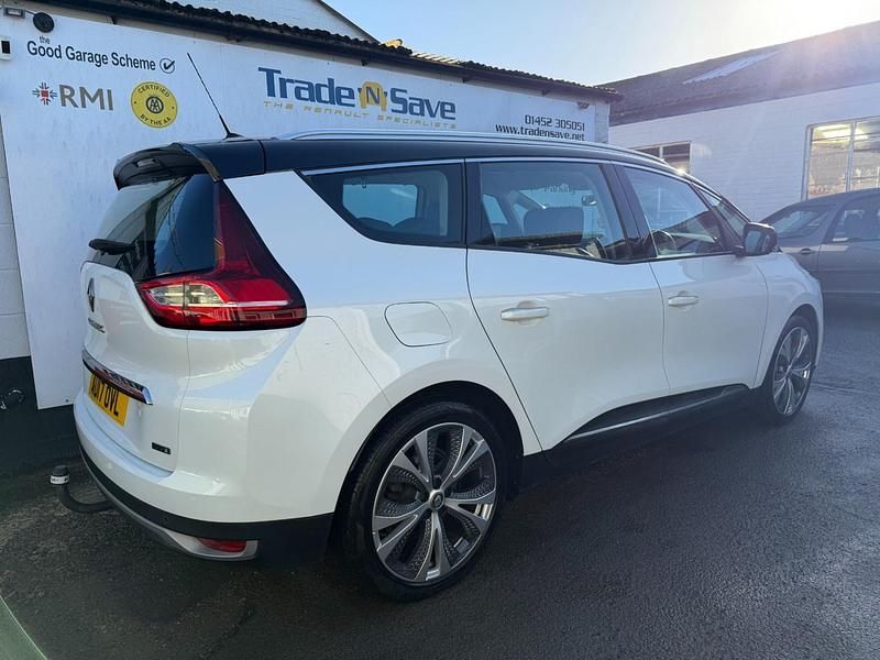 Used Renault Grand Scénic IV Dynamique 110 HP (80 kW) 2017 White MPV