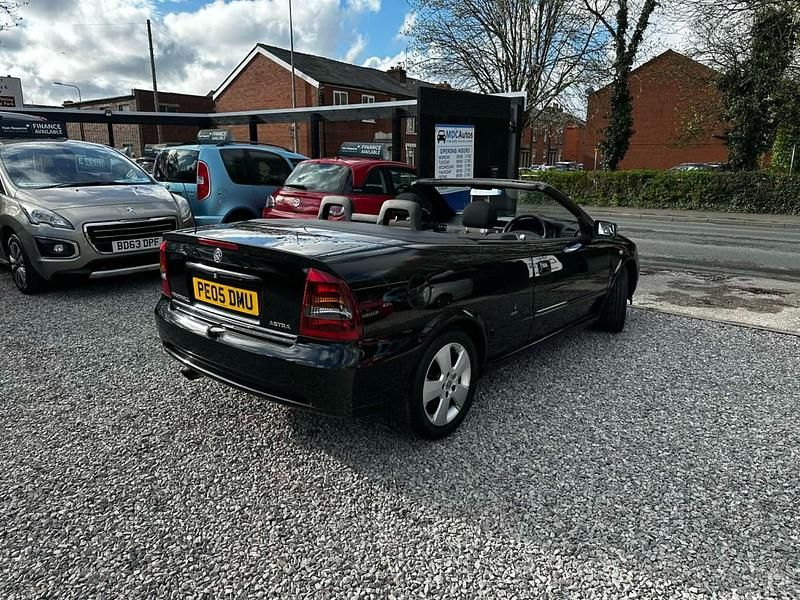 Second-hand Vauxhall Astra Cabriolet 2005 Negru Cabrio