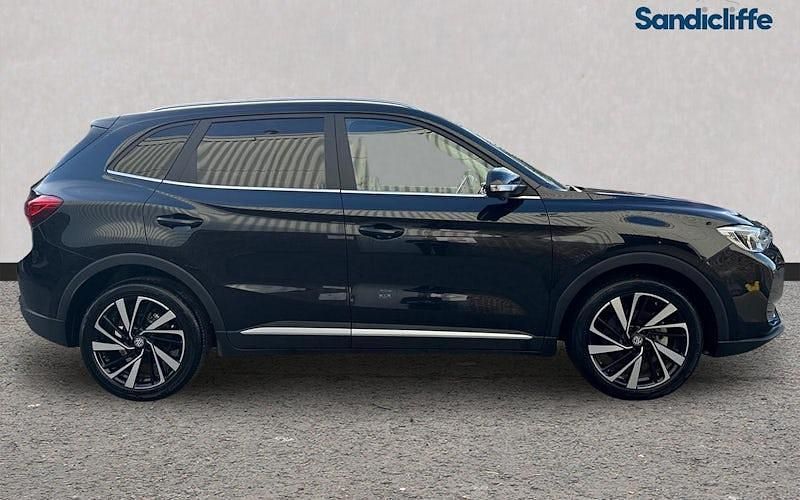 Used MG ZS Trophy 196 HP (144 kW) 2024 Metallic  black pearl SUV