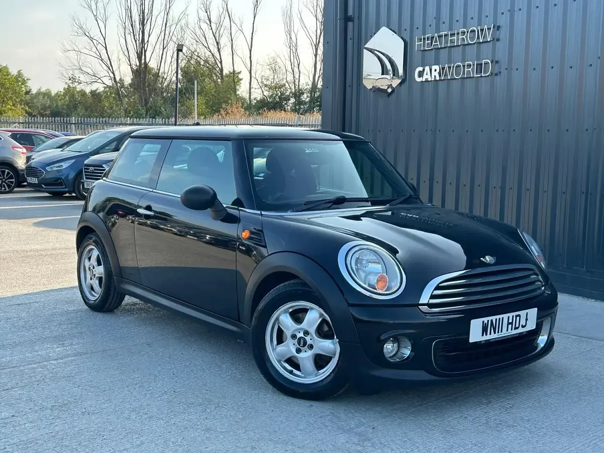 Used Mini ONE Hatch 98 HP (72 kW) 2011 Black Hatchback
