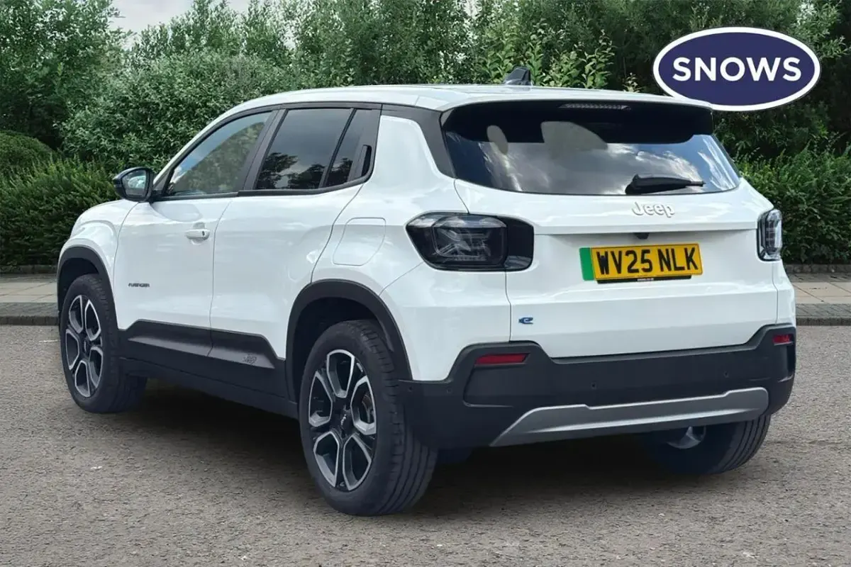 Used Jeep Avenger EV Summit 114 kW (156 HP) 2025 White SUV
