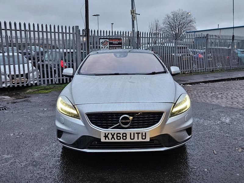 Używany Volvo V40 R-Design Pro 150 KM (110 kW) 2018 Srebrny Hatchback