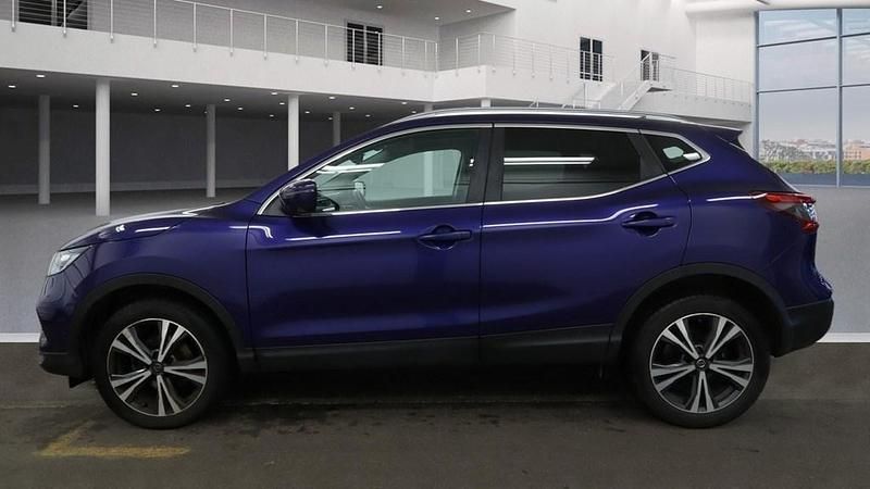 Used Nissan Qashqai N-Connecta 140 HP (102 kW) 2018 Ink blue pearl SUV
