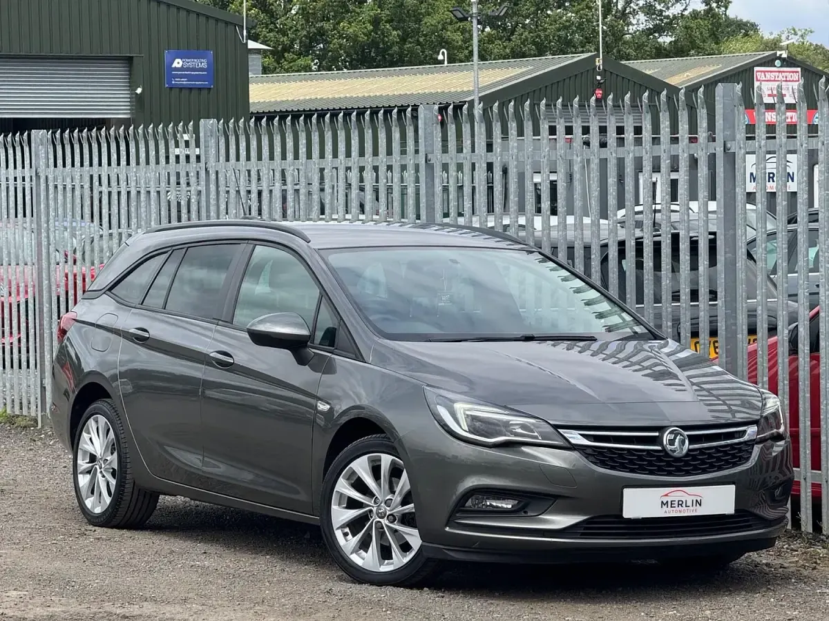 Used Vauxhall Astra S 105 HP (77 kW) 2019 Grey Estate