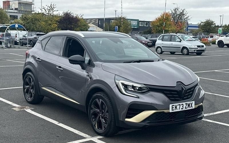 Metallic oyster grey Used 2022 Renault Captur Bose Edition SUV | £18,983 (Fair price) - Image 1/4