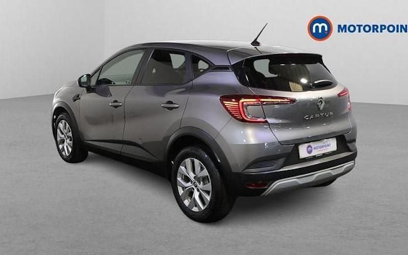 Used Renault Captur Iconic 140 HP (102 kW) 2022 Grey SUV