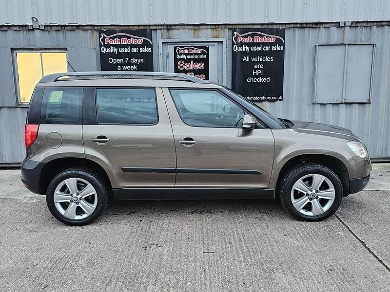 Used Skoda Yeti SE 105 HP (77 kW) 2011 Brown SUV