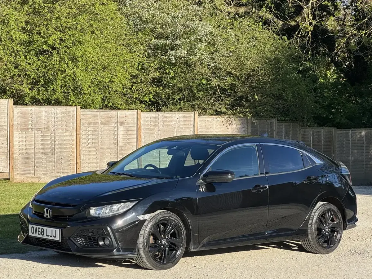 Begagnad Honda Civic SR 120 HK (88 kW) 2018 Svart Halvkombi