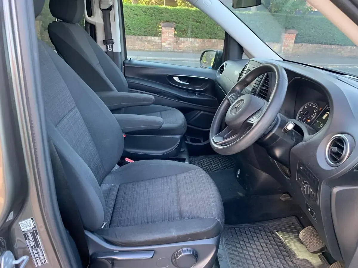 Used Mercedes Vito 140 HP (102 kW) 2018 Grey Van