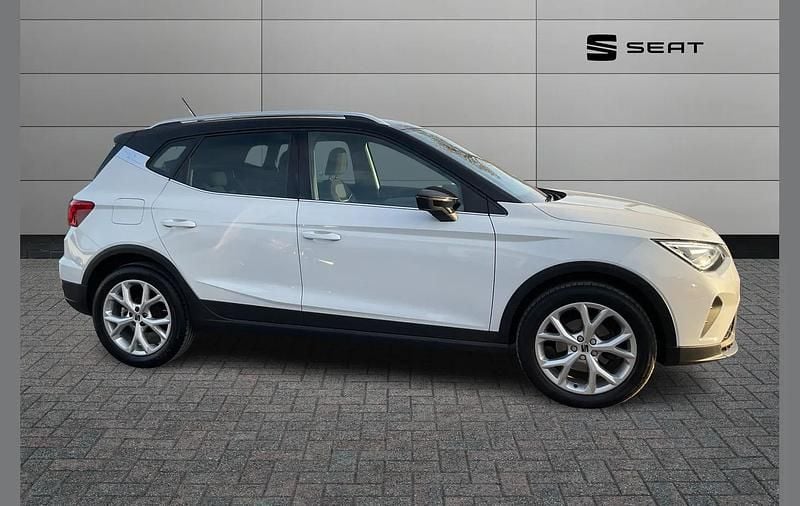 Used Seat Arona FR 108 HP (79 kW) 2022 White SUV