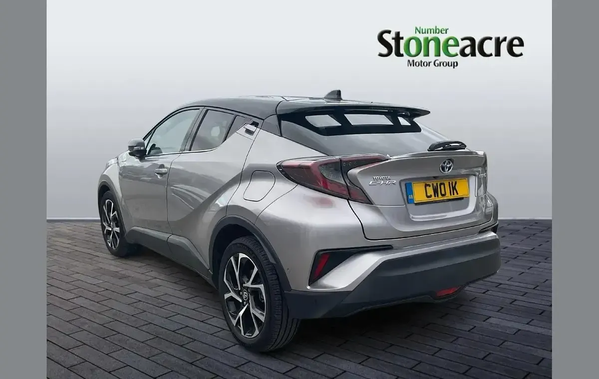 Używany Toyota C-HR 122 KM (89 kW) 2017 Srebrny SUV